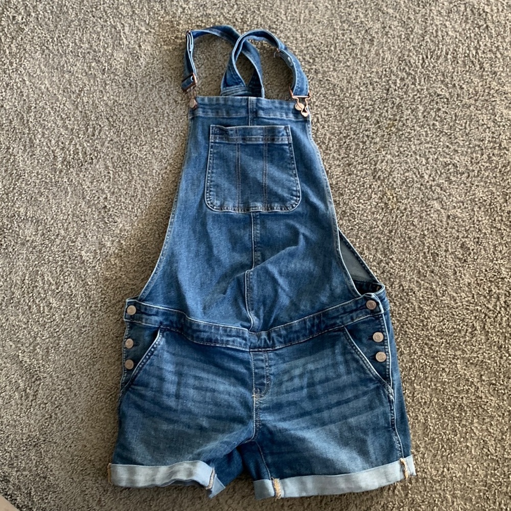 Gap maternity overalls. Good condition.